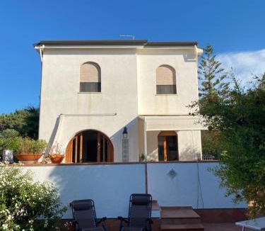 Torrenova House | La Lampara sul Mare