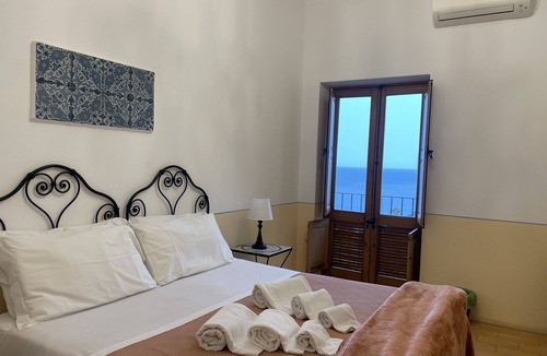 Pollara Hotel | La Locanda del Postino