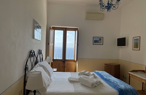 Pollara Hotel | La Locanda del Postino