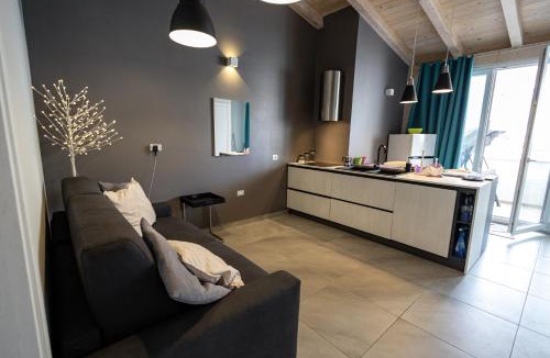 Sferracavallo House | La Piazzetta a Mare Holiday House