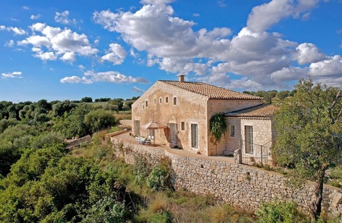 Scicli Villa | La Picca Estate - Six Bedroom Villa, Sleeps 12