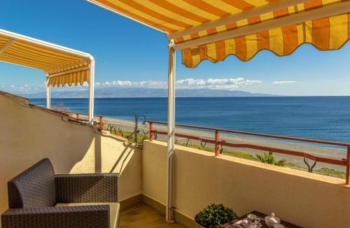 Nizza di Sicilia Apartment | La Plage - Home and Sea