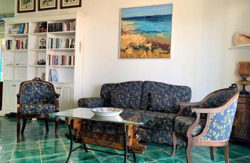 Malfa Villa | La Resilienza - Villetta Eoliana sul mare, in centro a Malfa