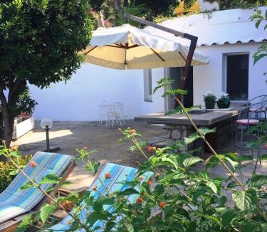 Anacapri Villa | La Rotonda con giardino e vista mare