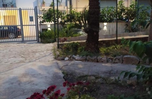 Alcamo Apartment | La Rugiada - with a garden and private motorcycle parking | Two-room apartment