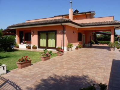 Fontane Bianche House | La stanza delle Muse in Villa con Piscina