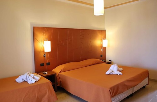 Fabrizio House | Laghi Room Only