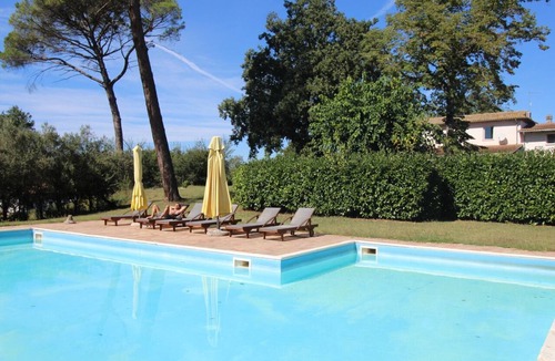 Isoletta House | Large apartment with shared swimming pool, located in a natural park, Rome 100 km
