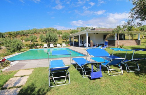Campofelice di Roccella Villa | Large property with big Garden, Golf, Private Pool, Sea View, Wi-Fi, Air Condit