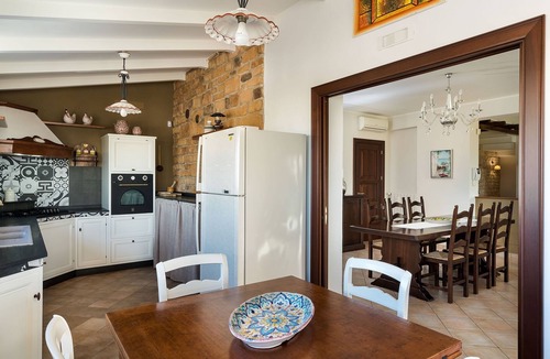 Paceco Villa | large sicily villa to rent near Trapani with AC, pool, Wi-Fi, walk to town