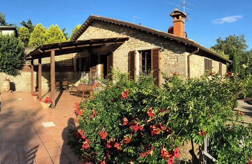 Caprese Michelangelo Villa | Le Cascate - Traditional Tuscan stone house with Pool in Caprese Michelangelo