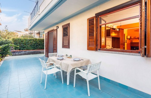 Fondachello Apartment | Le Piramidi House Apartment with Shared Pool, Wi-Fi, and Air Conditioning