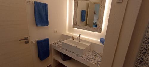 Le Castella House | Le Stanze a Le Castella sul mare Camere nuove in stile mediterraneo