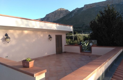 Terrasini Villa | Lemon’s villa at the little paternella cove