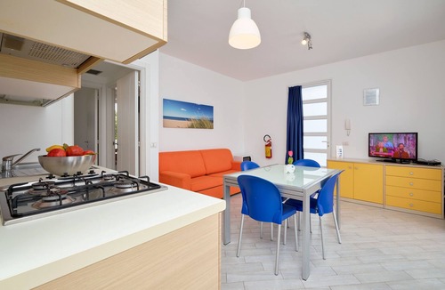 Marina di Ragusa House | Levante, Holiday Home 100 metres from the sandy beach and near the centre