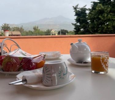 Aci Sant'Antonio House | Linden House Etna