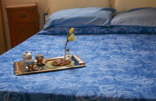 Comiso House | little blue holiday home comiso