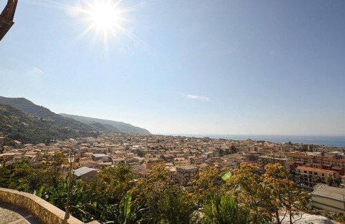 Amantea Apartment | Live in style in this beautiful vacation apartment with sea view in Amantea.