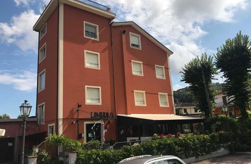 Vezzano Ligure Hotel | Locanda L'Ombrosa