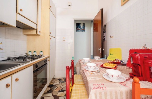 Albisola Superiore Apartment | Lovely apartment for 5 people with WIFI, A/C, terrace and pets allowed
