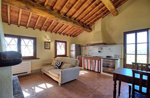 Castelnuovo Berardenga Apartment | Lovely apartment for 2 guests with pool, A/C, TV and panoramic view, close to Siena