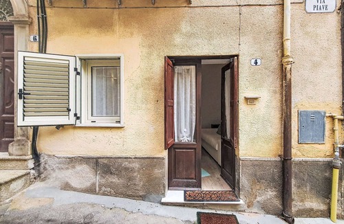 Caronia Apartment | Lovely apartment for 2 people with A/C, WIFI, TV and balcony