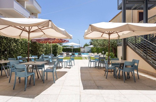 Marsala Apartment | Lovely apartment for 4 guests with A/C, WIFI, pool, TV and balcony