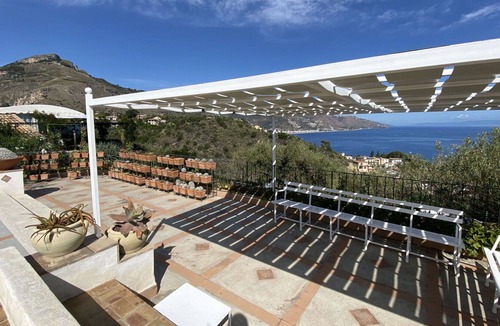 Mazzaro Apartment | Lovely apartment for 5 guests with A/C, WIFI, pool, terrace, pets allowed and parking