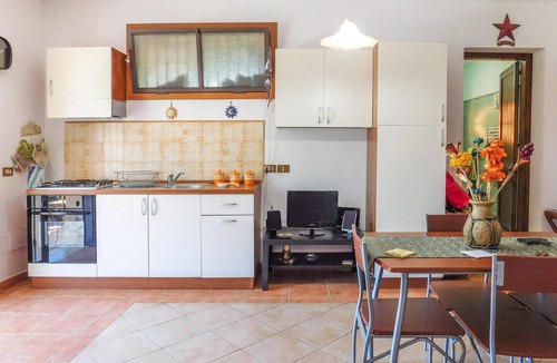 Casteldaccia Apartment | Lovely apartment in Casteldaccia with WiFi