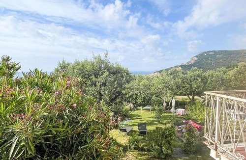 Finale Ligure Villa | Lovely apartment in villa for 2 people with WIFI, TV, balcony and pets allowed