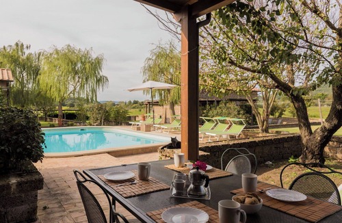 Montefiascone Villa | Lovely apartment in villa with WIFI, hot tub, pool, TV, patio, pets allowed and panoramic view
