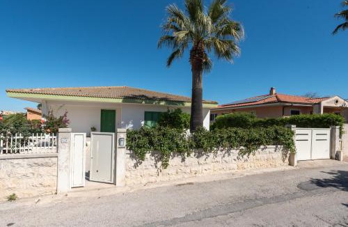 Casa Papa Ski Chalet | Lovely Family Villa in Modica