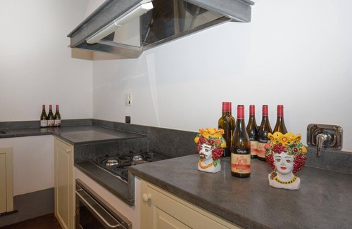 Chiaramonte Gulfi House | Lovely home in Chiaramonte Gulfi with house a panoramic view