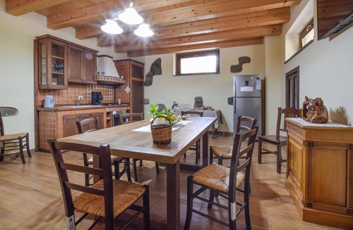 Mitogio House | Lovely home in Motta Camastra with WiFi