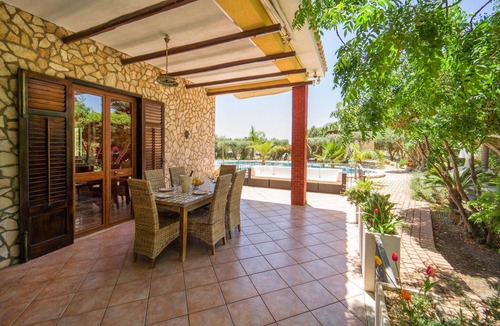 Menfi House | Lovely home in Menfi AG with private swimming pool, can be inside or outside