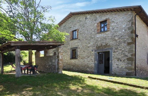 Castiglione in Teverina Villa | Lovely apartment in villa for 2 people with WIFI, pool and patio