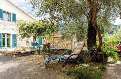 San Bartolomeo al Mare House | Lovely apartment in villa for 3 guests with WIFI, pets allowed and panoramic view