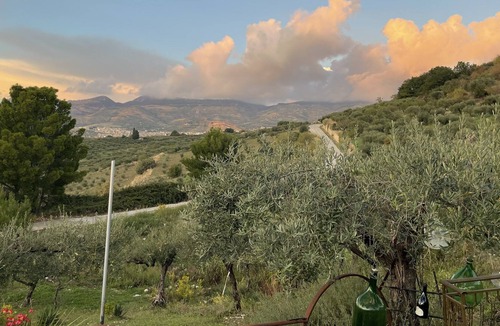 Villafranca Sicula House | Luka's house, dinner included, simple and quiet