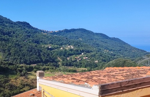 Sangineto Apartment | Lumiravista - Alto: Maisonette with Panoramic Views in Historic Sangineto