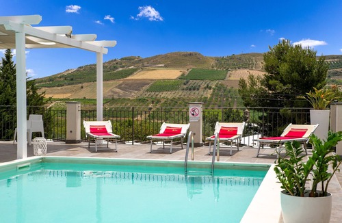 Mazzarino Apartment | Lustru Room with Mountain View, Wi-Fi, and Air Conditioning