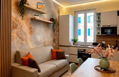 San Giovanni Apartment | Luxury Apartment in San Giovanni for 10 Guests - 3 Bathrooms and a Jacuzzi