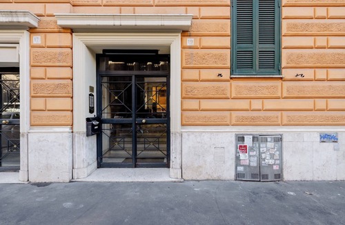 San Giovanni Apartment | Luxury Apartment in San Giovanni for 10 Guests - 3 Bathrooms and a Jacuzzi