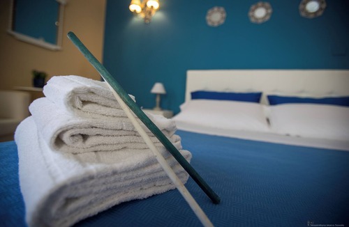 Borgo-Sanzio Bed & Breakfast | Luxury b&b Villa Bellini: residential oasis 5 minutes from downtown