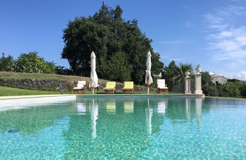 Presa Villa | LUXURY MILLSTONE, INFINITY POOL