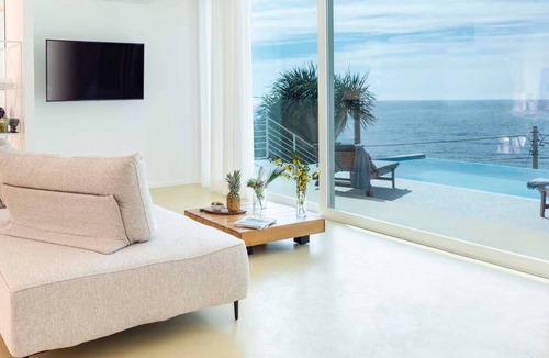 Plemmirio Villa | Luxury modern villa with direct sea access and heated pool