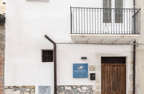 Caltabellotta Bed & Breakfast | LUXURY ROOM LA MANDORLA