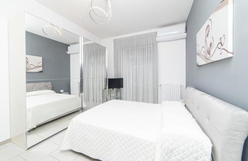 Historical Downtown Salerno Apartment | Luxury Seaview Apartment with Lift & Parking in Salerno City Center - Maison Dorotea