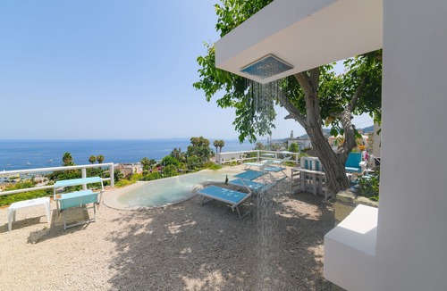 Lacco Ameno Apartment | Luxury Suite con Jacuzzi - Belgodere Apartments