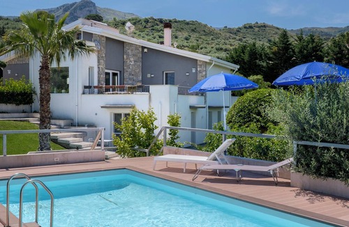 Termini Imerese Villa | Luxury Villa with private garden, swimming pool and parking
