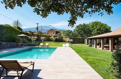 Viagrande Villa | Luxury villa with pool and gym near Etna, Sicily